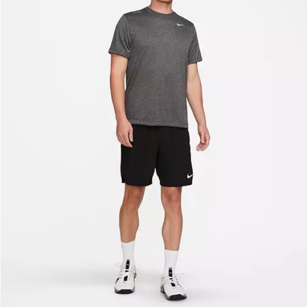 NIKE DRI-FIT Performance Tee